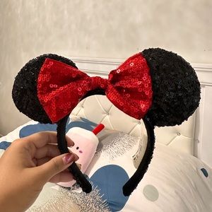 Authentic Disney Minnie Ears ( Hong Kong Edition)